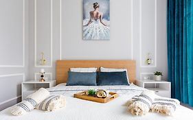 Botanica Vip Apartment By The Sea
